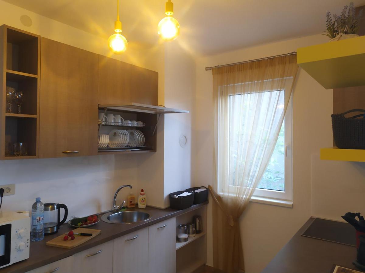 Aurora House Duplex Apartment Njivice Bagian luar foto