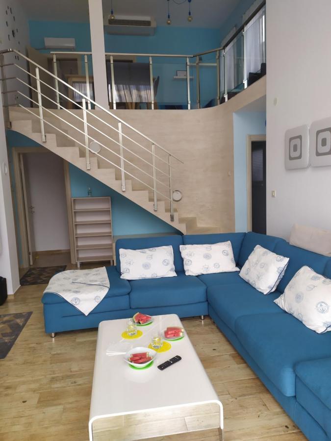 Aurora House Duplex Apartment Njivice Bagian luar foto